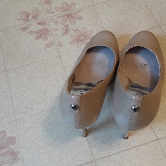 Micheal Kors Heels Shoes - Picture 6 of 8